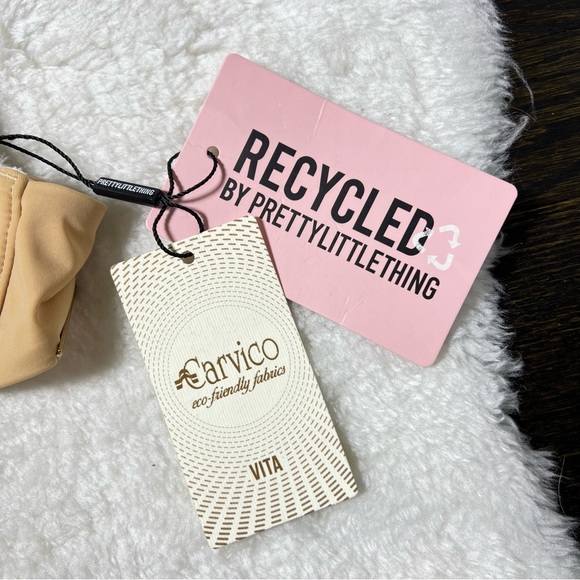 NWT PrettyLittleThing Nude Underwire Swim Bikini Top Size 4 - Picture 11 of 11